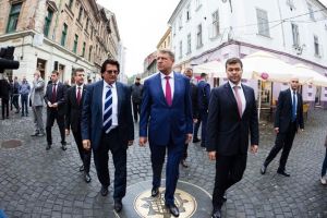Klaus Iohannis, prezent pentru prima data la o reuniune de varf a PNL. Ce le-a transmis liberalilor