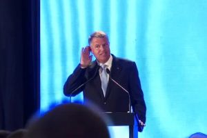 “Sunteţi alături de mine în această luptă?”. Discurs dur al lui Klaus Iohannis la adresa PSD, în faţa liberalilor