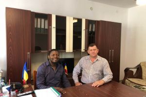 Un medic camerunez va trata pacienţii din Munţii Apuseni: În toamnă este aşteptată şi soţia lui, la Spitalul din Câmpeni