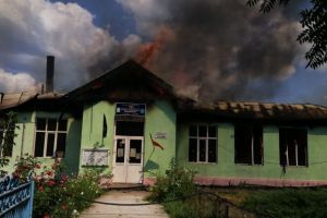 Incendiu violent in judetul Tulcea. Școala Gimnaziala Dorobantu, mistuita de flacari. O persoana a avut nevoie de ingrijiri medicale