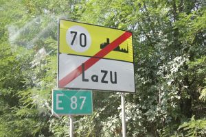 Constanteanul suparat: Mai multi locuitori din Lazu il reclama pe primarul Carjaliu! 