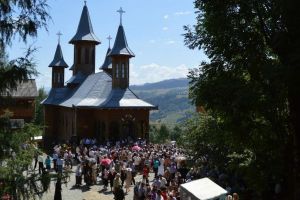 Schimbarea la Faţă, prima sărbătoare de toamnă. Hram la Mănăstirea Ilva Mare