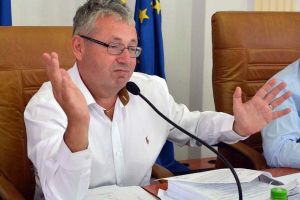 Retrospectiva săptămânii, prin ochii lui Bihorel: Păstorul munceşte din greu să semene haos în administraţie