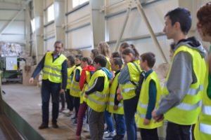 Se acordă o mare importanţă educaţiei ecologice:  Şi în acest an a fost organizată tabăra „Natura, izvorul vieţii”