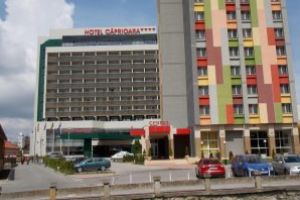 Turiştii cu pretenţii nu prea au de unde alege: În judeţul Covasna funcţionează numai 4 hoteluri de 4 stele şi nici unul de 5 stele