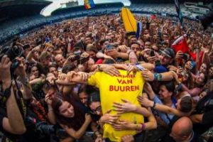 Regele Armin a mixat la Untold 2018 până la 9:00 dimineaţa - VIDEO