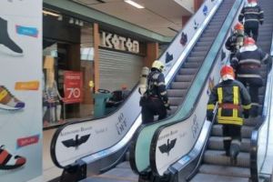 Incendiu într-un mall din Constanţa. Clienţi evacuaţi