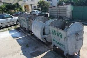 6 containere pentru deseuri au fost amplasate in zonele aglomerate de pe malul lacului Tabacarie