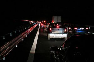 Şoselele nu mai fac faţă traficului infernal