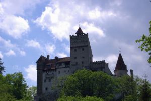 De râsul liliecilor: Muzeul Naţional Bran va funcţiona într-o pensiune