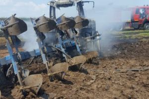 Incendiu violent intre localitatile Gradina si Cogealac. Pompierii ISU Dobrogea, chemati in ajutor