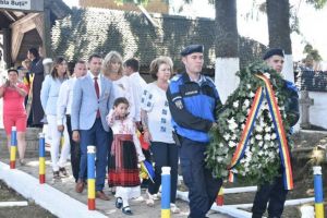 „Marşul Centenar” a ajuns, astăzi, la Tabla Buţii. Politicienii prahoveni, prezenti la ceremonia dedicata eroilor cazut iîn Primul Război Mondial
