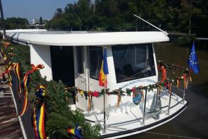 Vaporasele, in regim de agrement pana la transportul public. Circula unul pe zi