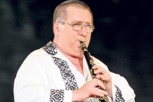 A murit cunoscutul interpret de muzică populară, taragotistul Dumitru Fărcaş