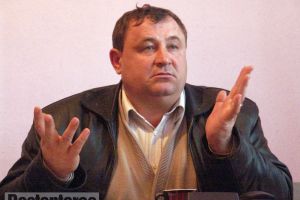 Fost primar, condamnat pentru că a agresat o femeie care filma şedinţa CL