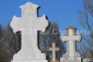 Patru tineri din Constanta, trimisi la inchisoare. Bunurile furate le ascundeau in cimitir 