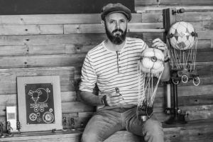 Geppetto zilelor noastre – Un tânăr din Sibiu ”meşteşugăreşte” jucării ca în poveşti