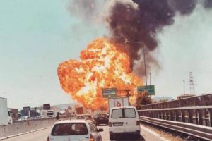 VIDEO – TRAGEDIE în Italia – Doi morţi şi şaptezeci de răniţi după explozia unui camion