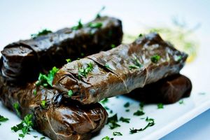 Sărmăluţe în foi de viţă cu ulei de măsline (de post)