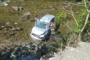 Accidente cu nouă răniţi, din două familii, după erori grave ale celor aflaţi la volan