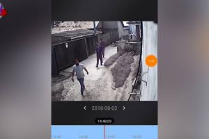 Indivizi înarmaţi cu bâte fac legea în Burdujeni, în plină zi