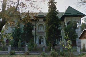 PROTEST SPONTAN LA DGASPC VÂLCEA! Presedintele CJ: BANII VIN LA PRIMA RECTIFICARE DE BUGET!