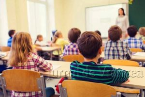 Cum arată structura anului şcolar 2018-2019. Când încep elevii şcoala şi când vor avea vacanţă