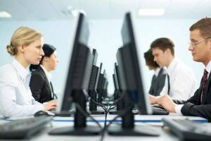 Eliminarea salariului minim în sectorul privat, agreată de Asociaţia Oamenilor de Afaceri