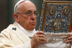 Episcopul diecezei de Timişoara, ALES şi binecuvântat de PAPA FRANCISC. Stema episcopală conţine simboluri SECUIEȘTI  