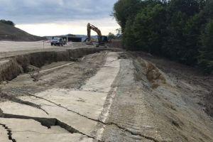 Probleme de calitate la autostrada Lugoj-Deva. Lotul trei, Ilia-Coşeviţa, în pericol de a avea aceeaşi soartă cu Orăştie-Sibiu