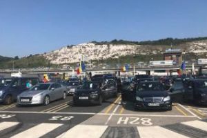 Imagini VIRALE! Coloane de maşini vin din Anglia la protestul din 10 august - FOTO