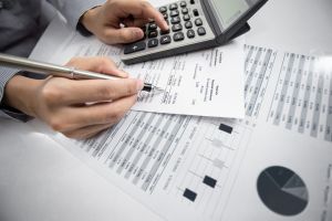 Şcoala Gimnazială „O.C. Tăslăuanu” din Bilbor angajează contabil, cu jumătate de normă