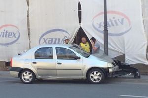 Auto-accident pe Andrei Șaguna