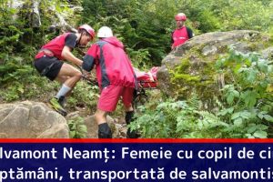 [FOTO] Intervenţii pe Ceahlău. Femeie cu copil de cinci săptămâni, transportată de salvamontişti
