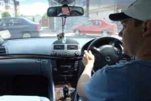 Maşinile cu volan pe dreapta nu vor mai fi înmatriculate în România