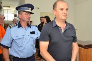Judecătoria Oradea a decis că doctorul Ovidiu Pleşa, încarcerat pentru 235 de şpăgi, poate fi eliberat condiţionat. DNA contestă hotărârea