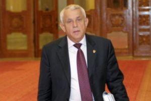 Petre Daea: Am dat ordin să ardem câmpurile de porumb prin care au trecut mistreţii, în zonele contaminate