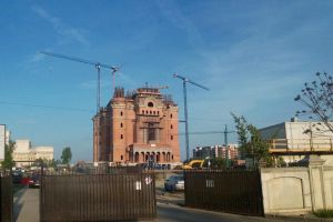 Guvernul taie bani de la Preşedinţie, dar pompează bani în Catedrala Neamului: încă 115,5 milioane de lei de la buget