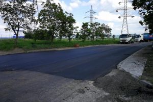 Se asfaltează Strada Chimiei