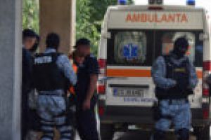 Răfuială între ţigani la Bocşa, patru persoane înjunghiate. Mascaţii, nevoiţi să intervină la Spitalul Judeţean!