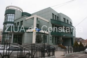 Trei tineri din Constanta, arestati pentru trafic de droguri de mare risc, cer sa fie eliberati