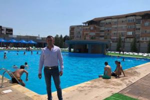 Filip a redeschis ştrandul din oraşul Rovinari