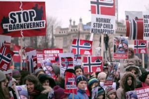 Scandal în Norvegia. Un psihiatru Barnevernet, condamnat pentru pornografie infantile