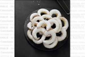 lauraadamache.ro: Vanillekipferl (cornulete fragede cu vanilie)