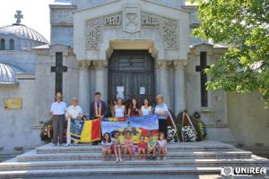 FOTO/ Delegaţia Grupului de Iniţiativă din Alba Iulia şi-a îndeplinit cu succes activităţile pe „Axa Centenarului Marii Uniri”