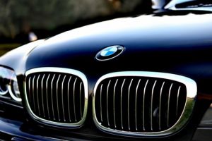 Motivul pentru care BMW recheamă în service peste 300.000 de maşini