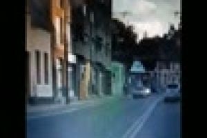 Accident LIVE! Motociclist lovit pe Moţilor, când schimba banda. Cine e de vină? - VIDEO