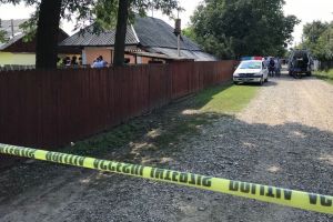 Filipeşti: O femeie a fost înjunghiată în gât de soţ
