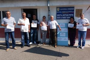 Angajaţii Direcţiei Judeţene de Sport Dâmboviţa au intrat în grevă generală