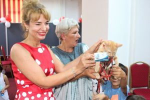 DÂMBOVIȚA: Biju, prima pisică cu permis de bibliotecă!